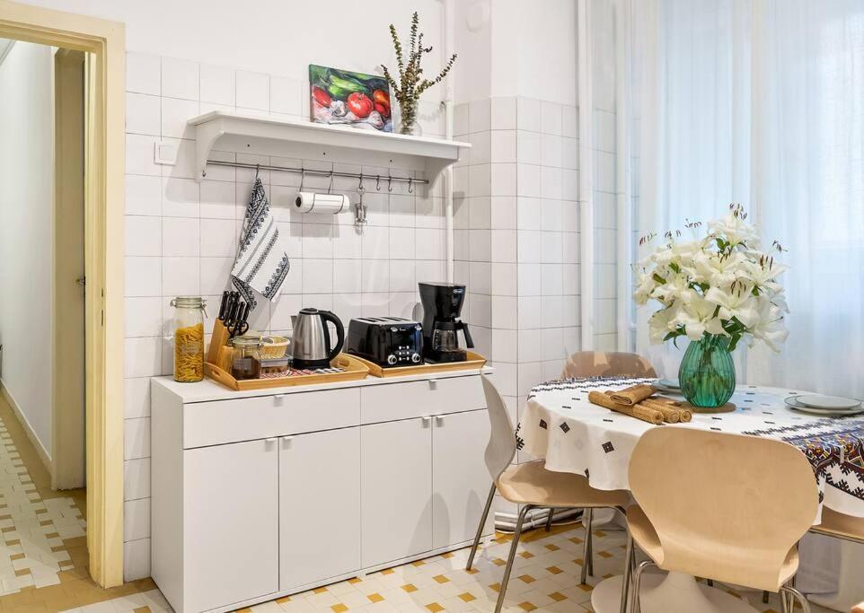 בוקרשט Ultra-Central University Square Apartament Apartament מראה חיצוני תמונה