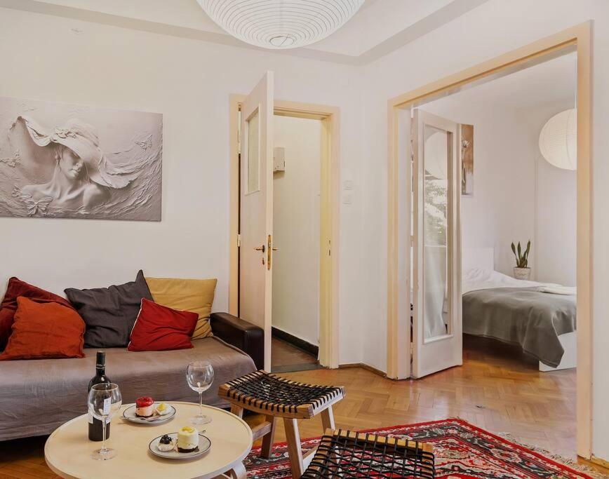 בוקרשט Ultra-Central University Square Apartament Apartament מראה חיצוני תמונה