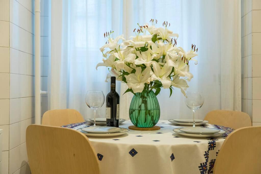 בוקרשט Ultra-Central University Square Apartament Apartament מראה חיצוני תמונה