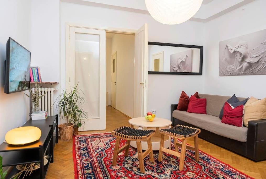 בוקרשט Ultra-Central University Square Apartament Apartament מראה חיצוני תמונה